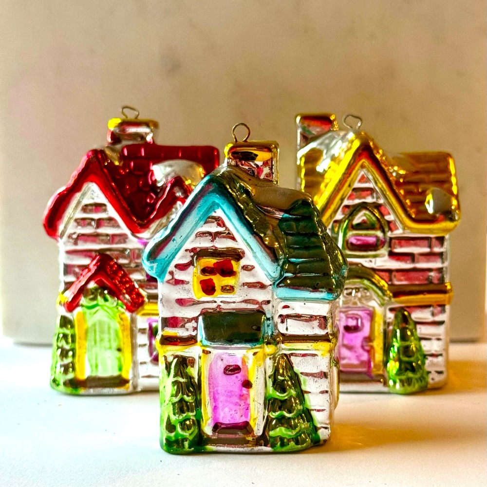 VINTAGE SET OF 3 HAND PAINTED CERAMIC HOLIDAY HOUSE ORNAMENTS